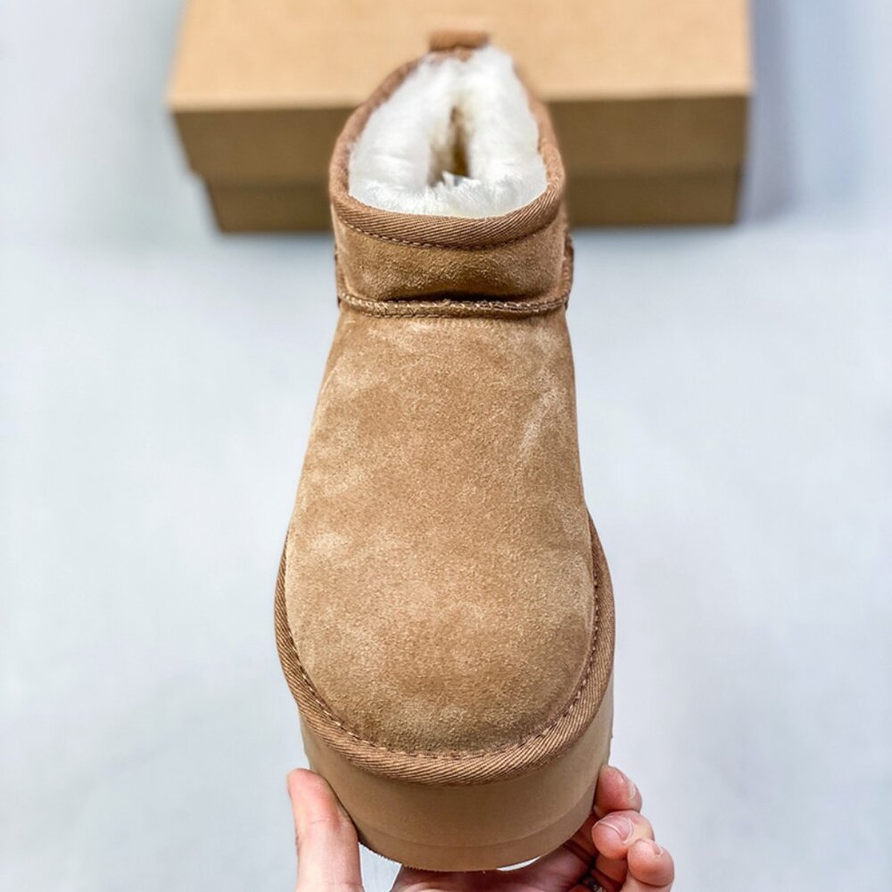 UGG Wmns Classic Ultra Mini Platform Boot Chestnut - Picture 2 of 6